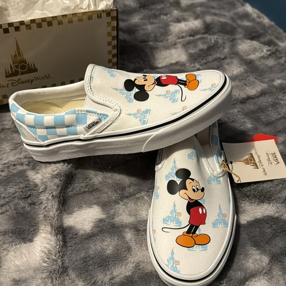 NWT Vans x Walt Disney World Slip On Shoes Mickey Mouse Castle 50th Anniversary - Picture 2 of 6